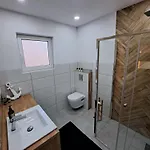 Przystanek Dadaj Vila *